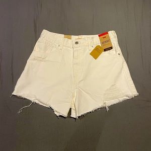 Levi’s High Waisted Mom Short